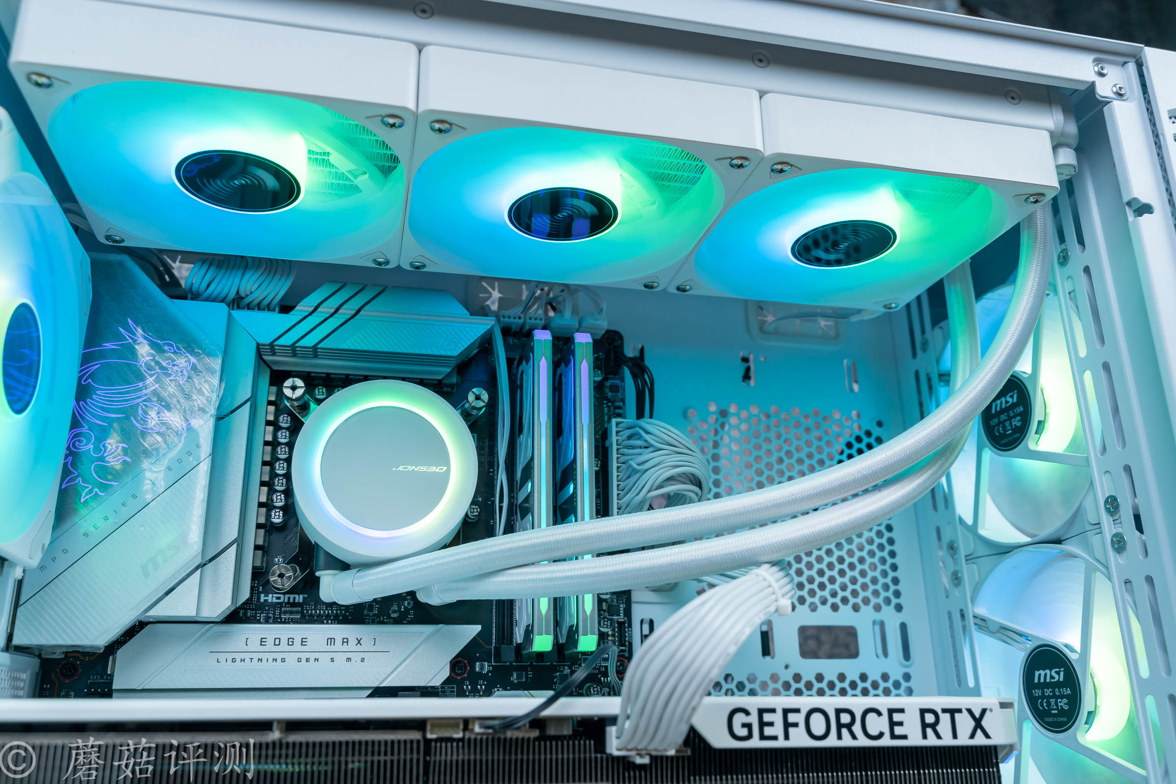 同價位白色水冷顏值無出其右，散熱效果也非常不錯，喬思伯TG360一體式水冷白色版 評測