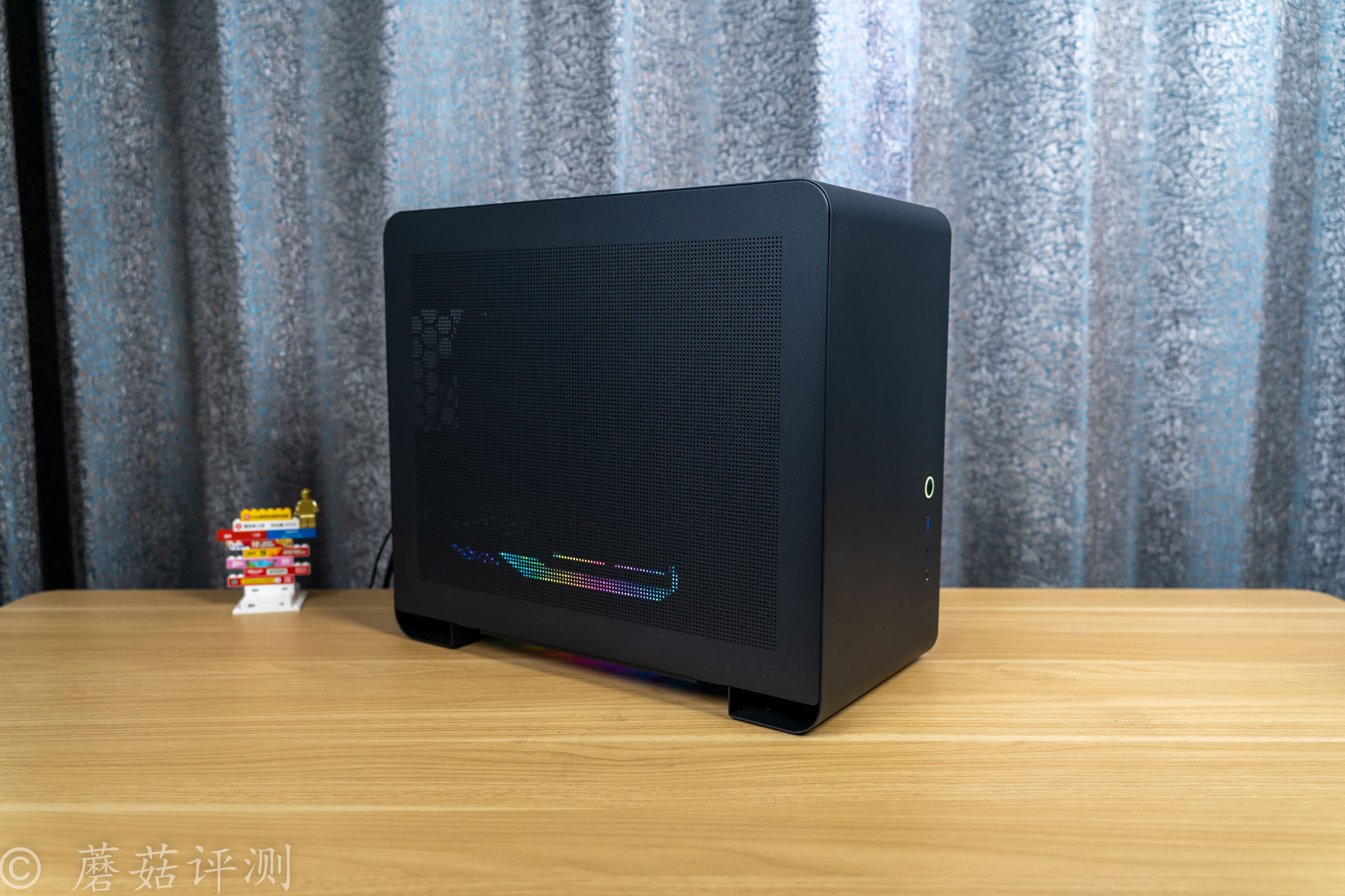 極致無光，低調沉穩，主打一個默默無聞，海景房時代的一次“非主流”裝機