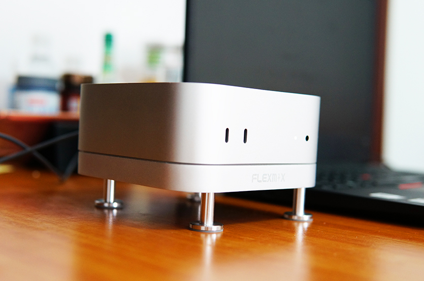 韌能Flexmix S10底座評測：讓“小方盒”冷靜又好看
